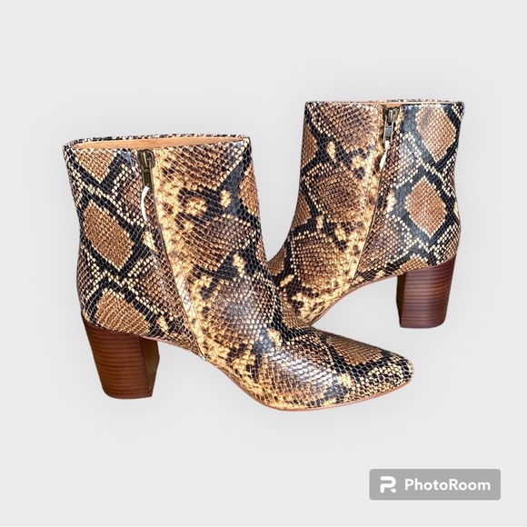 ❌SOLD❌The Fiona Boot in Snake Embossed Leather - Picture 4 of 14